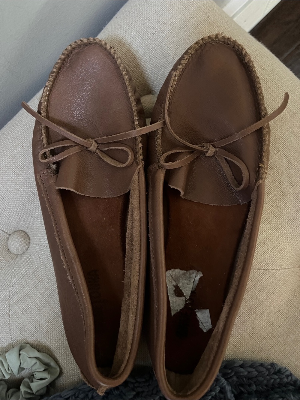 Near perfect Minnetonka driving moccasins size 9.5